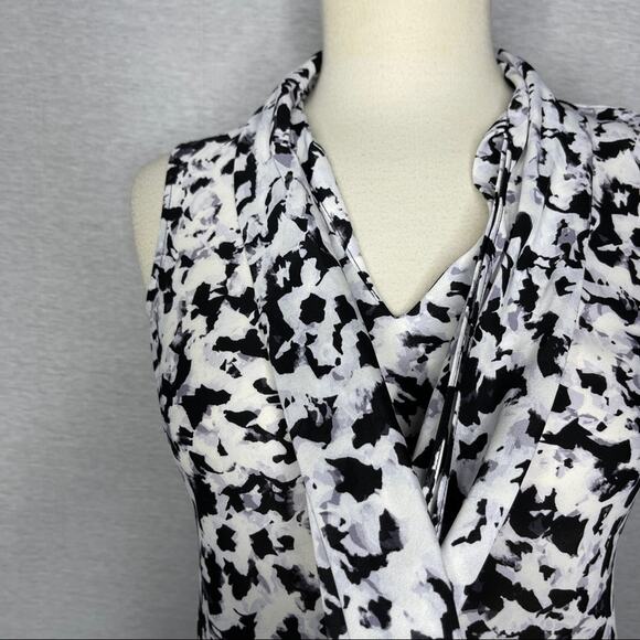 A9). Bar Iii Tie Neck Printed Blouse Black White XXS - Picture 9 of 15